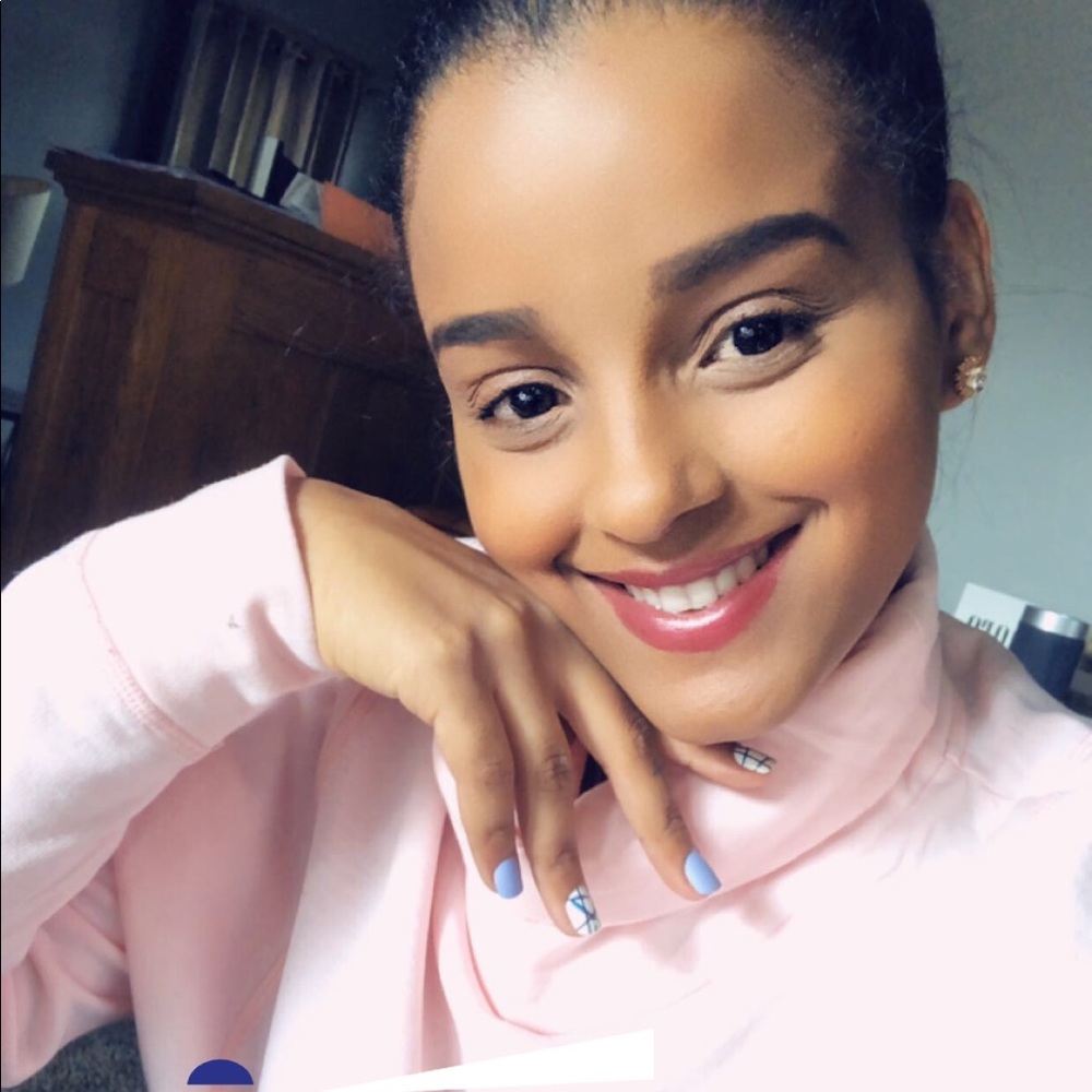 Meet your Posher, Yessica